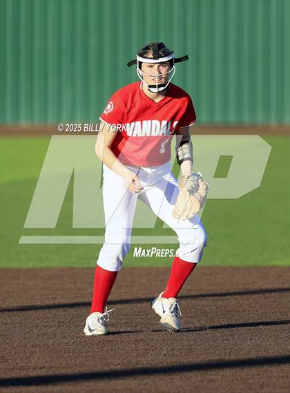 Thumbnail 3 in Grand Saline vs Van photogallery.