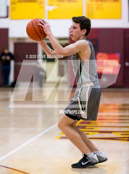 Thumbnail 2 in Royal @ Simi Valley photogallery.