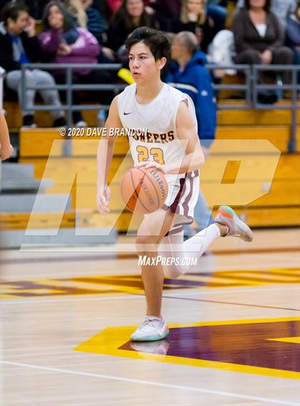 Thumbnail 2 in Royal @ Simi Valley photogallery.