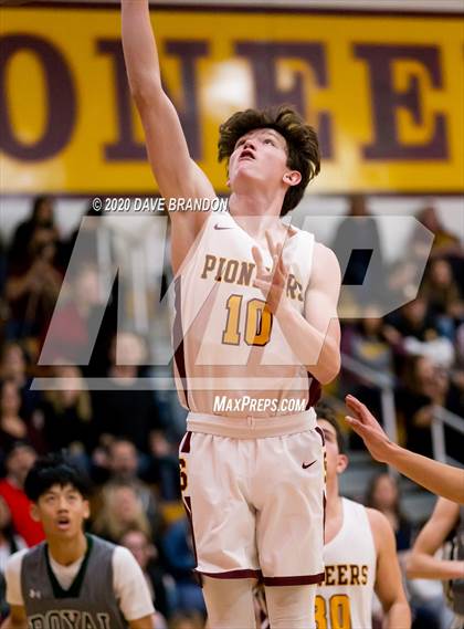 Thumbnail 1 in Royal @ Simi Valley photogallery.