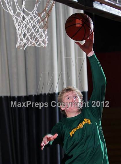 Thumbnail 2 in Moorpark v 29 Palms (MaxPreps Holiday Classic) photogallery.
