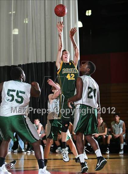 Thumbnail 2 in Moorpark v 29 Palms (MaxPreps Holiday Classic) photogallery.