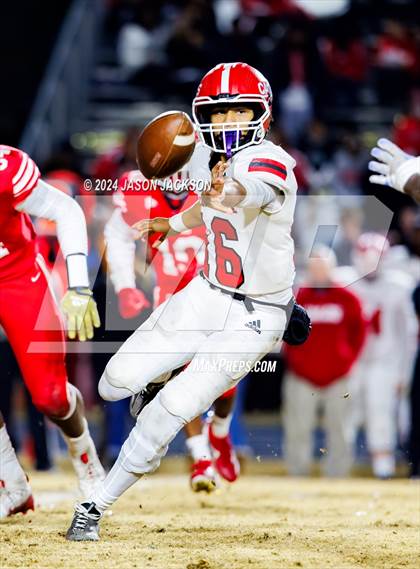 Thumbnail 2 in Jacksonville @ Seventy-First (NCHSAA 3A EAST REGIONAL) photogallery.