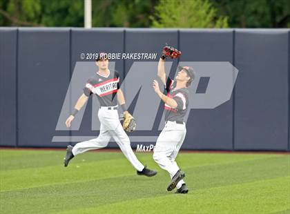 Thumbnail 3 in Colleyville Heritage vs. Ryan (UIL 5A Bi-District Playoff) photogallery.