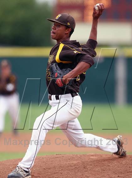 Thumbnail 3 in Yuba City vs. Colfax (CIF SJS D-3 Final) photogallery.
