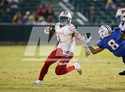 Thumbnail 3 in Archbishop Rummel vs John Curtis (LHSAA Division I Semifinal) photogallery.