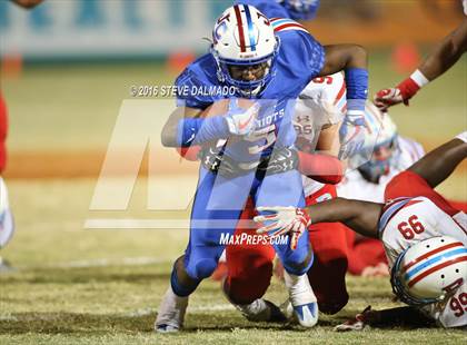 Thumbnail 2 in Archbishop Rummel vs John Curtis (LHSAA Division I Semifinal) photogallery.