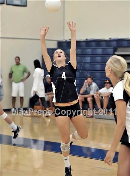 Thumbnail 2 in Corona del Mar vs Carlsbad (Dave Mohs Tournament) photogallery.