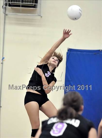 Thumbnail 2 in Corona del Mar vs Carlsbad (Dave Mohs Tournament) photogallery.