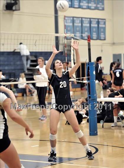Thumbnail 3 in Corona del Mar vs Carlsbad (Dave Mohs Tournament) photogallery.