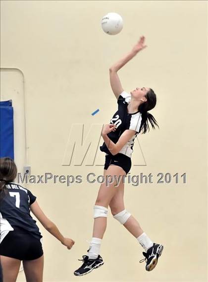 Thumbnail 3 in Corona del Mar vs Carlsbad (Dave Mohs Tournament) photogallery.
