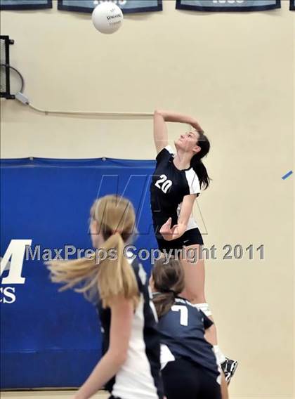 Thumbnail 2 in Corona del Mar vs Carlsbad (Dave Mohs Tournament) photogallery.