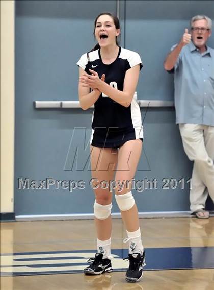 Thumbnail 2 in Corona del Mar vs Carlsbad (Dave Mohs Tournament) photogallery.
