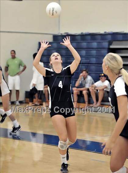 Thumbnail 1 in Corona del Mar vs Carlsbad (Dave Mohs Tournament) photogallery.