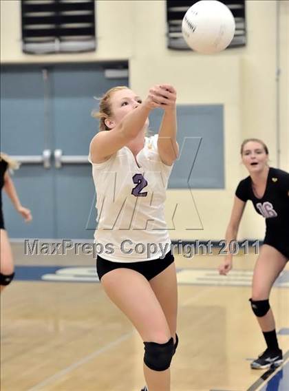 Thumbnail 2 in Corona del Mar vs Carlsbad (Dave Mohs Tournament) photogallery.