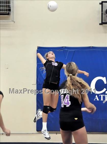 Thumbnail 3 in Corona del Mar vs Carlsbad (Dave Mohs Tournament) photogallery.