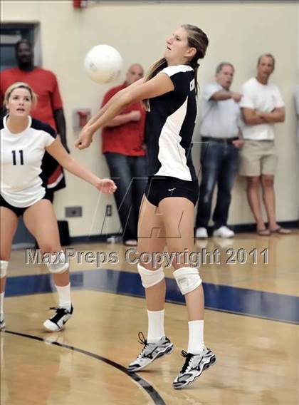 Thumbnail 3 in Corona del Mar vs Carlsbad (Dave Mohs Tournament) photogallery.