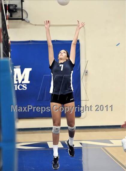 Thumbnail 1 in Corona del Mar vs Carlsbad (Dave Mohs Tournament) photogallery.