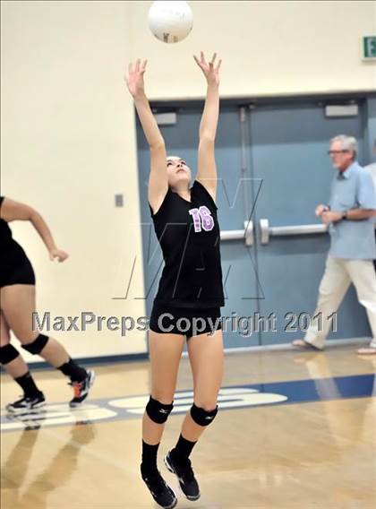 Thumbnail 1 in Corona del Mar vs Carlsbad (Dave Mohs Tournament) photogallery.