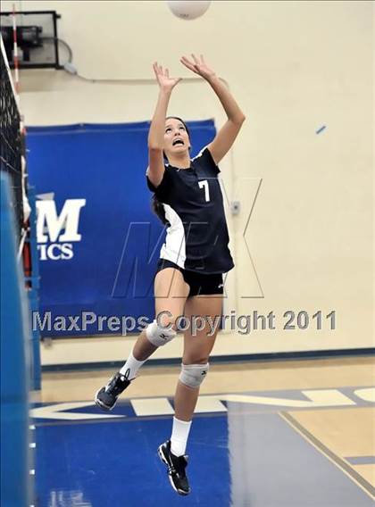 Thumbnail 2 in Corona del Mar vs Carlsbad (Dave Mohs Tournament) photogallery.