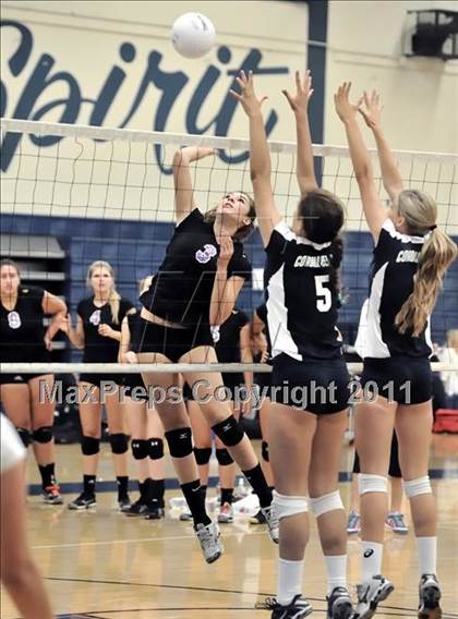 Thumbnail 1 in Corona del Mar vs Carlsbad (Dave Mohs Tournament) photogallery.