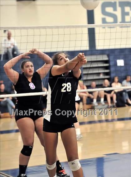 Thumbnail 2 in Corona del Mar vs Carlsbad (Dave Mohs Tournament) photogallery.