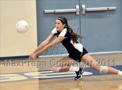 Thumbnail 1 in Corona del Mar vs Carlsbad (Dave Mohs Tournament) photogallery.