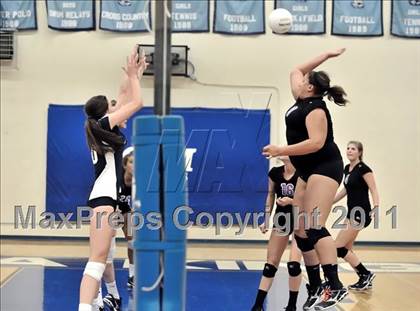Thumbnail 2 in Corona del Mar vs Carlsbad (Dave Mohs Tournament) photogallery.