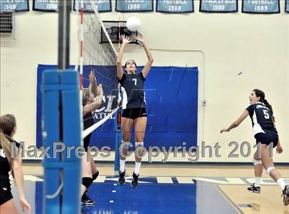Thumbnail 1 in Corona del Mar vs Carlsbad (Dave Mohs Tournament) photogallery.