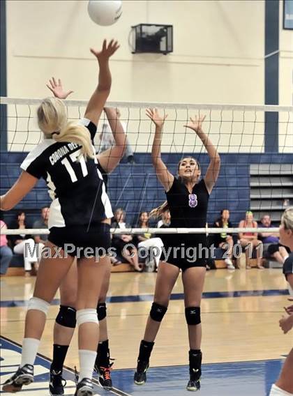Thumbnail 2 in Corona del Mar vs Carlsbad (Dave Mohs Tournament) photogallery.