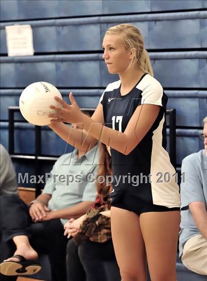 Thumbnail 1 in Corona del Mar vs Carlsbad (Dave Mohs Tournament) photogallery.