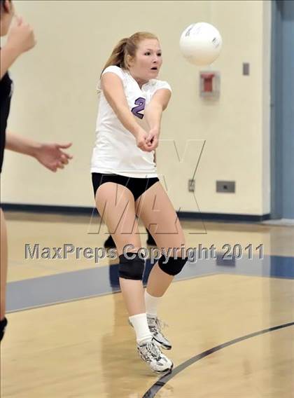 Thumbnail 2 in Corona del Mar vs Carlsbad (Dave Mohs Tournament) photogallery.