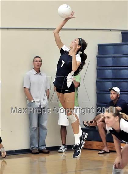 Thumbnail 3 in Corona del Mar vs Carlsbad (Dave Mohs Tournament) photogallery.