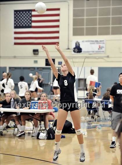 Thumbnail 3 in Corona del Mar vs Carlsbad (Dave Mohs Tournament) photogallery.