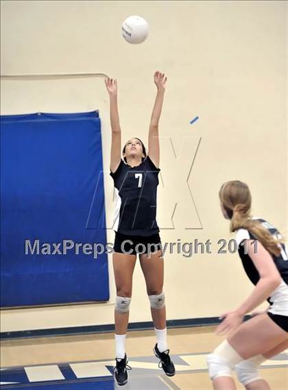 Thumbnail 3 in Corona del Mar vs Carlsbad (Dave Mohs Tournament) photogallery.