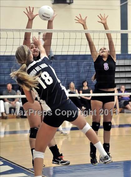 Thumbnail 3 in Corona del Mar vs Carlsbad (Dave Mohs Tournament) photogallery.