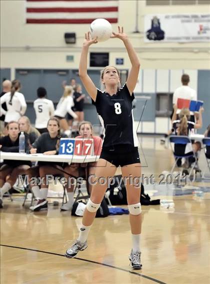 Thumbnail 2 in Corona del Mar vs Carlsbad (Dave Mohs Tournament) photogallery.