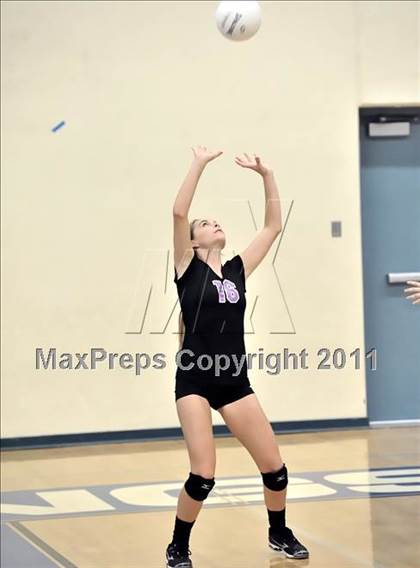 Thumbnail 3 in Corona del Mar vs Carlsbad (Dave Mohs Tournament) photogallery.