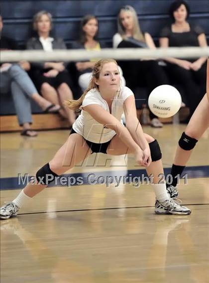 Thumbnail 2 in Corona del Mar vs Carlsbad (Dave Mohs Tournament) photogallery.