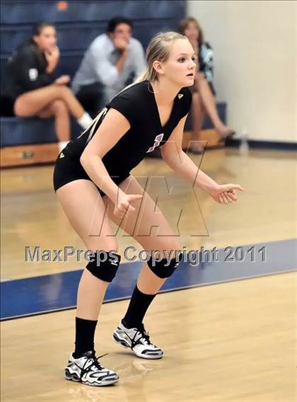 Thumbnail 3 in Corona del Mar vs Carlsbad (Dave Mohs Tournament) photogallery.
