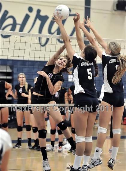 Thumbnail 2 in Corona del Mar vs Carlsbad (Dave Mohs Tournament) photogallery.