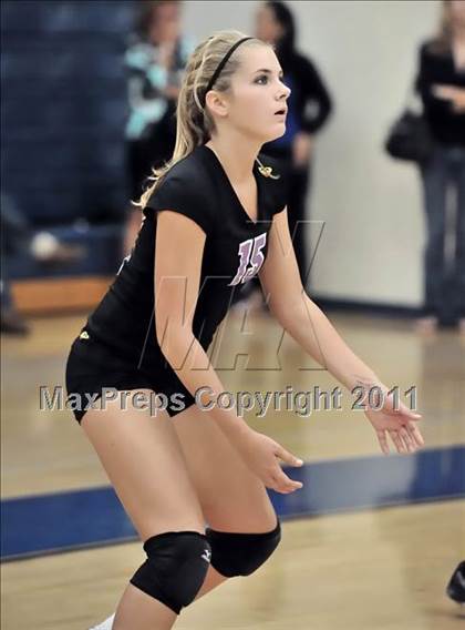 Thumbnail 3 in Corona del Mar vs Carlsbad (Dave Mohs Tournament) photogallery.