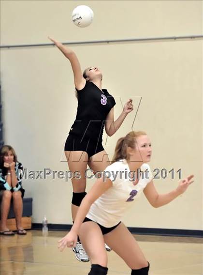 Thumbnail 1 in Corona del Mar vs Carlsbad (Dave Mohs Tournament) photogallery.