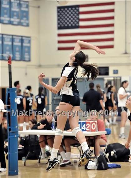 Thumbnail 1 in Corona del Mar vs Carlsbad (Dave Mohs Tournament) photogallery.
