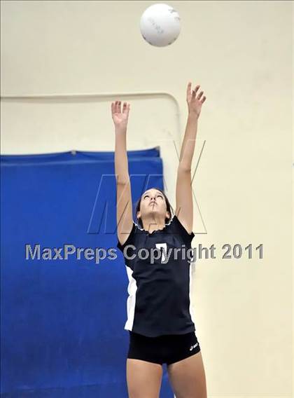 Thumbnail 3 in Corona del Mar vs Carlsbad (Dave Mohs Tournament) photogallery.