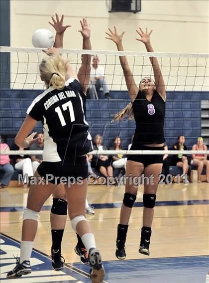 Thumbnail 3 in Corona del Mar vs Carlsbad (Dave Mohs Tournament) photogallery.