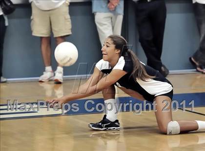 Thumbnail 3 in Corona del Mar vs Carlsbad (Dave Mohs Tournament) photogallery.
