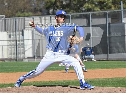 Thumbnail 1 in Grossmont vs La Costa Canyon (73rd Annual San Diego Lions Tournament) photogallery.