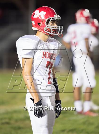Thumbnail 1 in Wilson vs Monroe  photogallery.