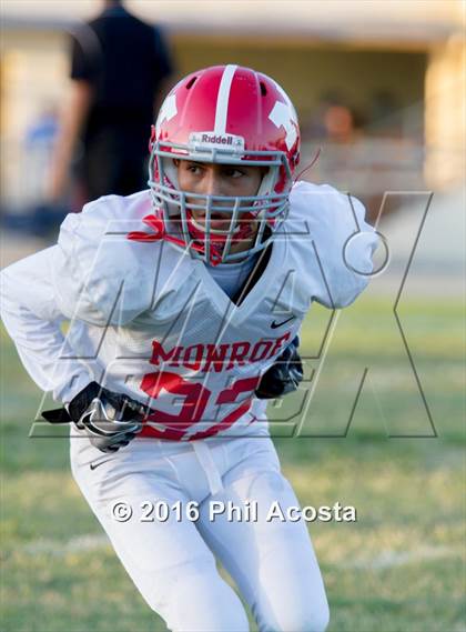 Thumbnail 1 in Wilson vs Monroe  photogallery.
